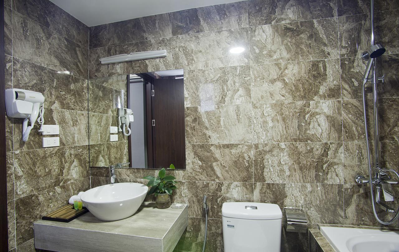 Victor Hanoi Hotel Exterior photo